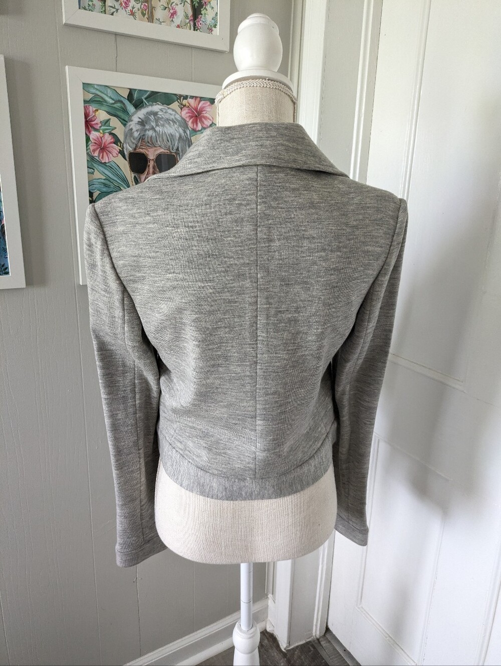 Iisli Women’s Gray Wool Jacket - Picture 5 of 7